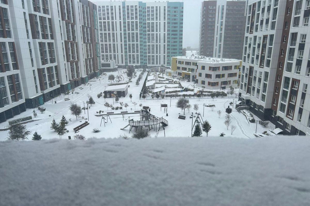 Фото Мощный снегопад накрыл Новосибирск 9 октября. Онлайн с улиц города в сугробах 6 - Сиб.ФМ Фото Мощный снегопад накрыл Новосибирск 9 октября. Онлайн с улиц города в сугробах 6